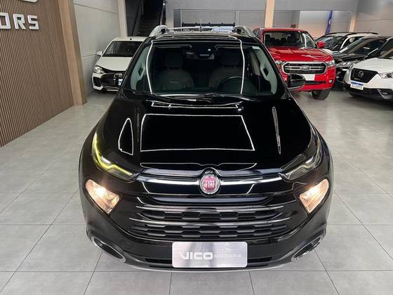 FIAT TORO 2.0 16V TURBO DIESEL VOLCANO 4WD AT9 FIAT TORO 2.0 16V TURBO DIESEL VOLCANO 4WD AT9